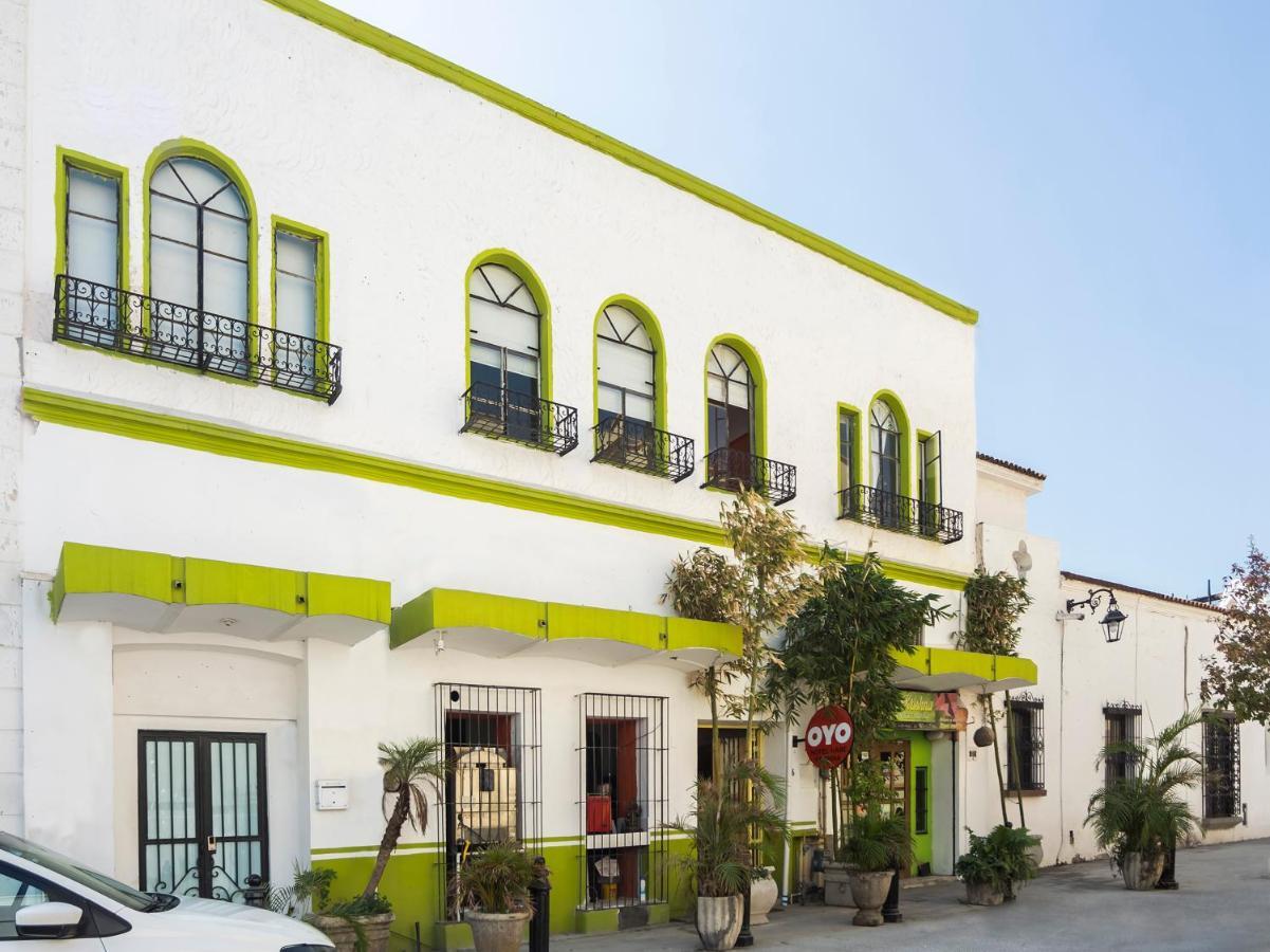 Oyo Hotel Hare Krishna 蒙特雷 外观 照片