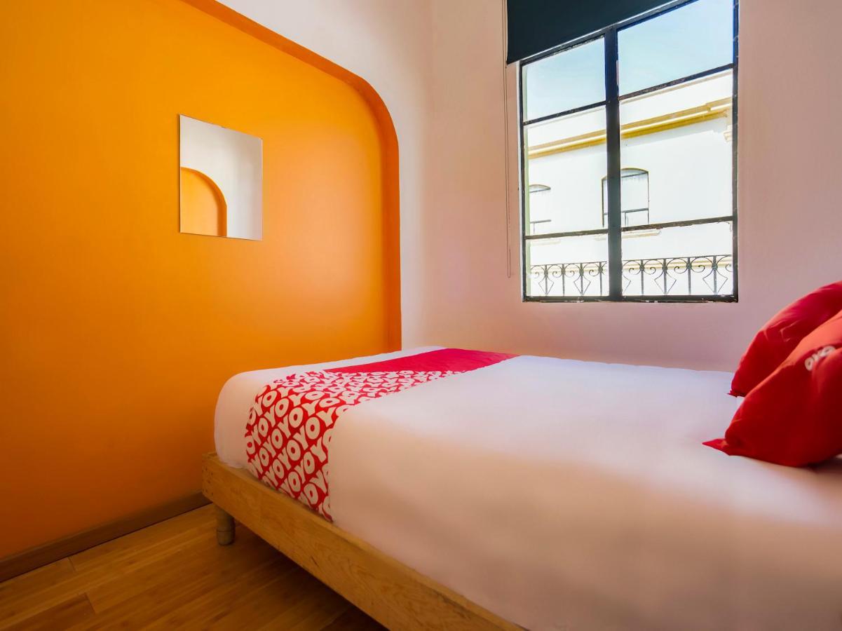 Oyo Hotel Hare Krishna 蒙特雷 外观 照片